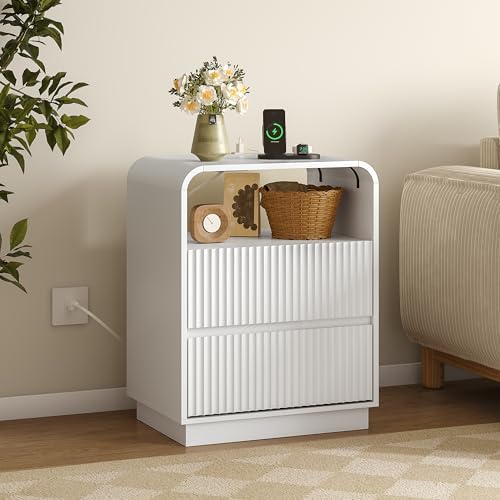BORNOON Dresser with 2 Drawers and Charging Station, Fluted Bedside Table with Round Curved Corner, Hidden Handles, 2 AC Outlets and 2 USB Ports, Modern Wood End Table with Open Shelf for Bedroom
