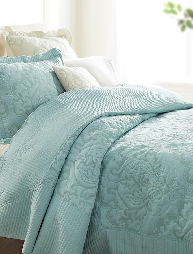 BrylaneHome Bedding Lightweight All Season Modern Amelia Quilted Damask Oversized Ultra Soft Bedspread - King, Ivory Seaglass