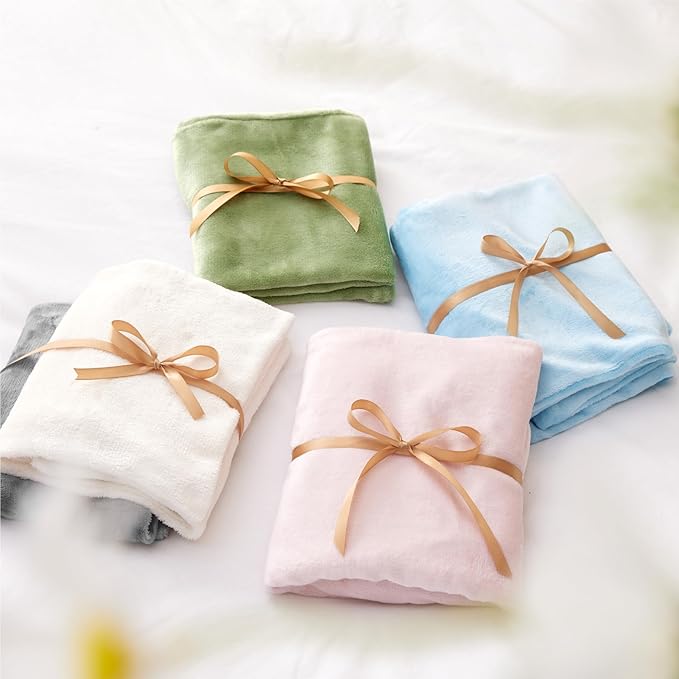 BEDELITE Flannel Pillowcases Standard Set of 2, Super Soft Fleece Pillow Case Cover with Zipper for Bedroom, Sofa, Couch,Luxury Cozy Velvet Pillow Shams for All Seasons(20x26 Inches, Sage Green)