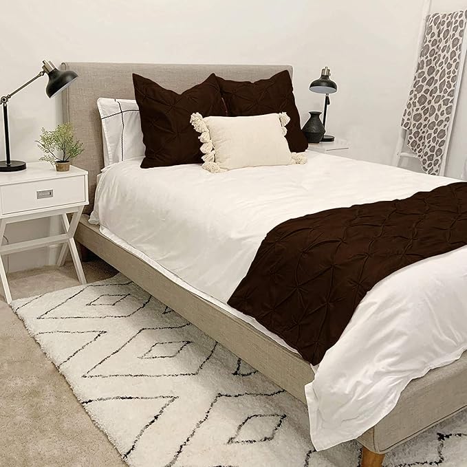 Bed Runner Set - 100% Pure Cotton 800 Thread Count - Luxury 1 Pinch Pleated Bed Runner and 2 Pillow Cover - 3 Piece Pinch Pleated Bed Runner Set King, Chocolate