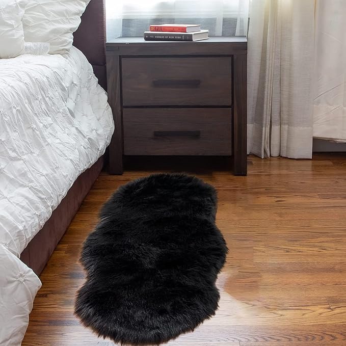 Latepis Black Faux Sheepskin 2x4 Shag Rug for Bedroom Fluffy Faux Fur Rug Non-Slip Throw Rugs for Living Room Fuzzy Rugs for Dorm Pet Mats Luxury Home Décor