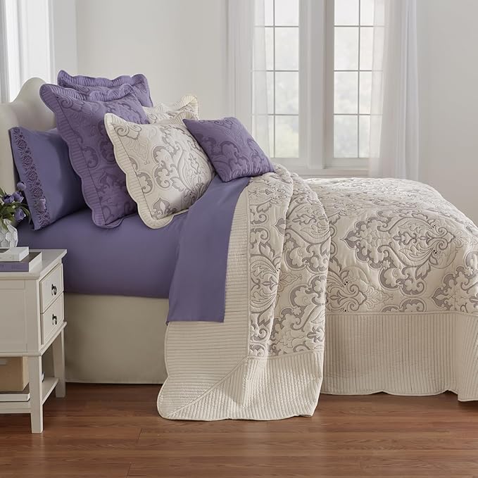 BrylaneHome Bedding Lightweight All Season Modern Amelia Quilted Damask Oversized Ultra Soft Bedspread - King, Honey Gold