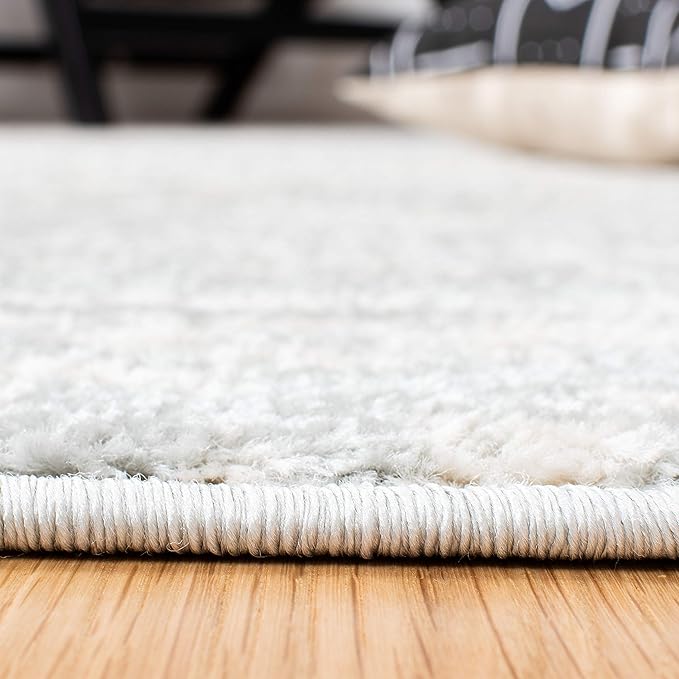 SAFAVIEH Area Rug 8x10 - Tulum Collection - Large - Light Grey & Ivory, Moroccan Boho Tribal Design, Non-Shedding & Easy to Clean, Ideal for Living Room, Bedroom, Dining Space (TUL272F)