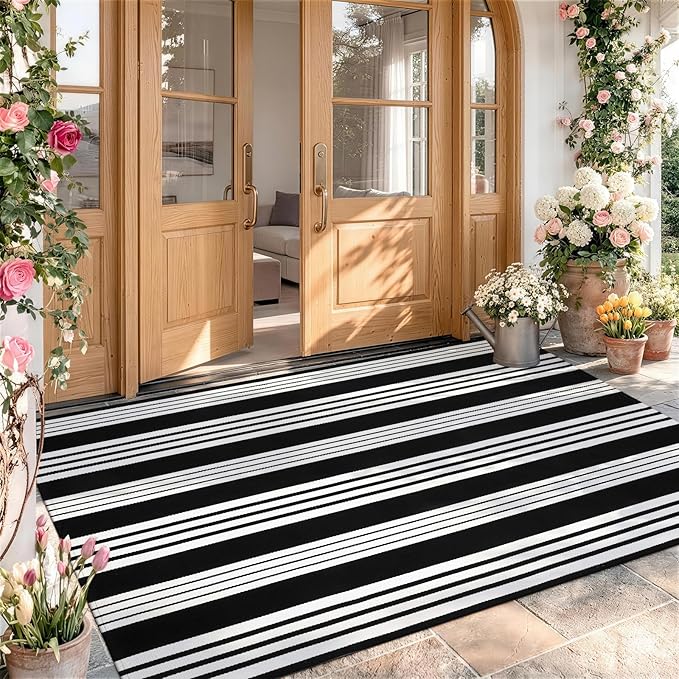 OJIA Black and White Outdoor Rug 4'x6' Cotton Woven Patio Rug Machine Washable Front Door Mat Outdoor Area Rugs Floor Mat for Farmhouse/Front Porch/Balcony/Entryway/Deck/Home Entrance Decor