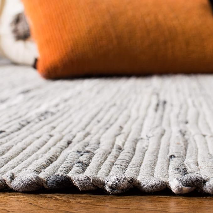 SAFAVIEH Rag Rug Collection Area Rug - 3' Round, Grey, Handmade Boho Stripe Cotton, Ideal for High Traffic Areas in Living Room, Bedroom (RAR121A)