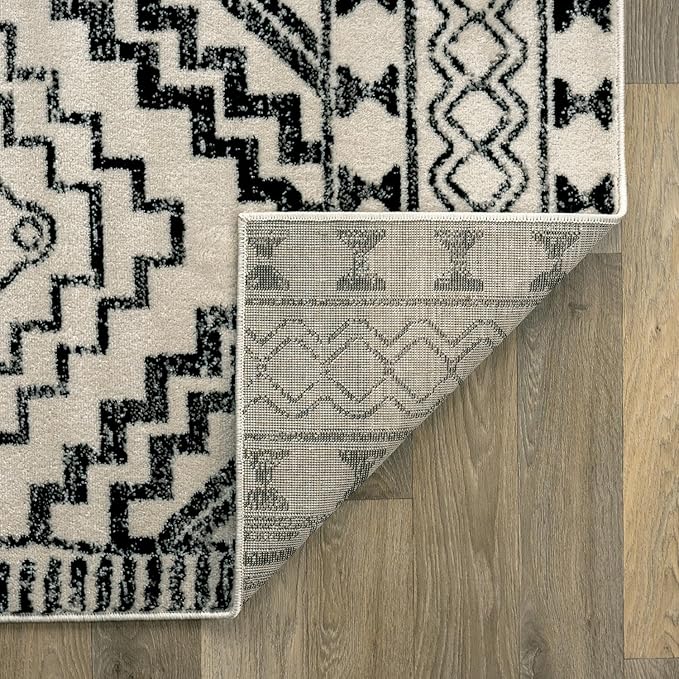 Rugshop Cream and Black Southwestern Tribal Area Rug – Boho Geometric Diamond Pattern Carpet for Living Room, Bedroom, or Entryway – Soft Modern Rustic Floor Décor 2' 3" x 4' Cream