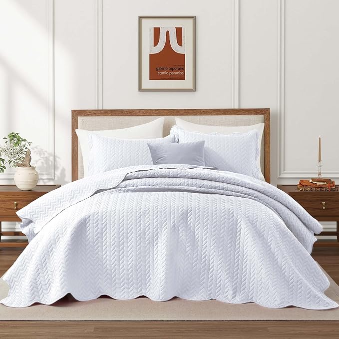 IR Imperial Rooms Twin Quilt Bedding Set (68” x 86”) - Bulk Pack of 10 Wholesale for Hotels, Guest Bedroom & Airbnbs - Lightweight Microfiber Reversible Embossed Quilts Bedspreads (White)