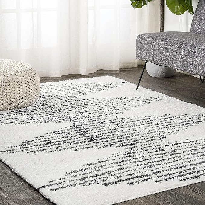 JONATHAN Y Elm Diamond Stripe Shag White/Gray Indoor Area Rug, 4x6, Geometric, Bohemian, Contemporary, Easy-Cleaning for Living Room, Bedroom, Kitchen, Pet Friendly, Non-Shedding (MOH408A-4)