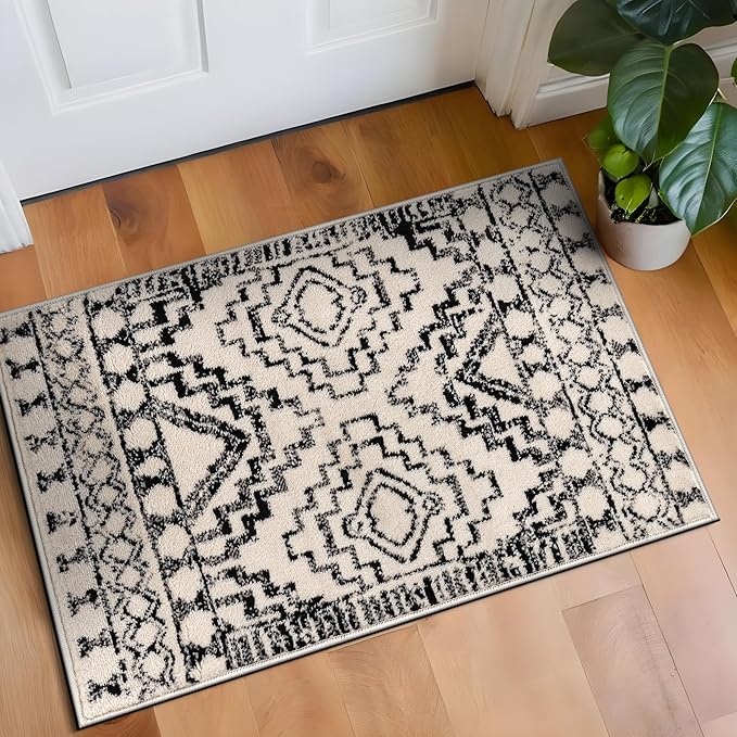 Rugshop Cream and Black Southwestern Tribal Area Rug – Boho Geometric Diamond Pattern Carpet for Living Room, Bedroom, or Entryway – Soft Modern Rustic Floor Décor 2' x 3' Cream