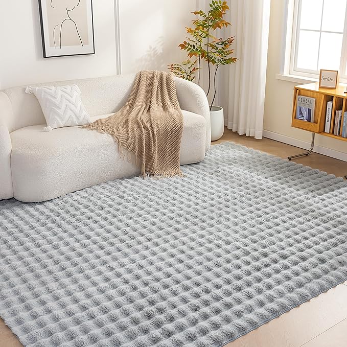 Amazon Basics Indoor Area Rug, 3D Bubble Washable Home Decor Carpet for Living Room, Bedroom, 5' W × 7' L, Grey