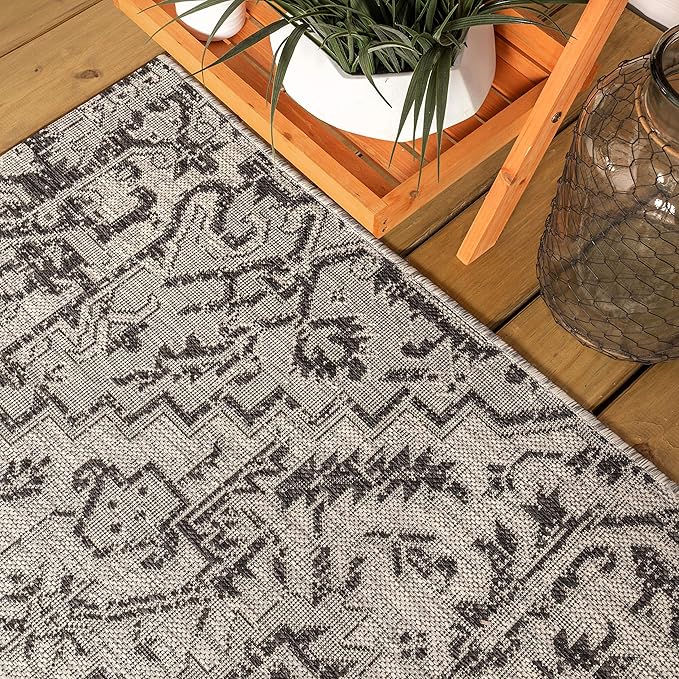 JONATHAN Y Boho Medallion Indoor Outdoor Round Area Rug 6 Ft Black/Gray, Estrella Textured Weave for Backyard, Patio, Porch, Easy-Cleaning, High Traffic, Pet-Friendly, Non-Shedding (SMB105D-6R)