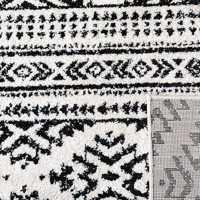 SAFAVIEH Tulum Collection Area Rug - 3' Square, Ivory & Black, Moroccan Boho Tribal Design, Non-Shedding & Easy to Clean, Ideal for Entryway, Foyer, Accent Space, Bedroom (TUL272B)