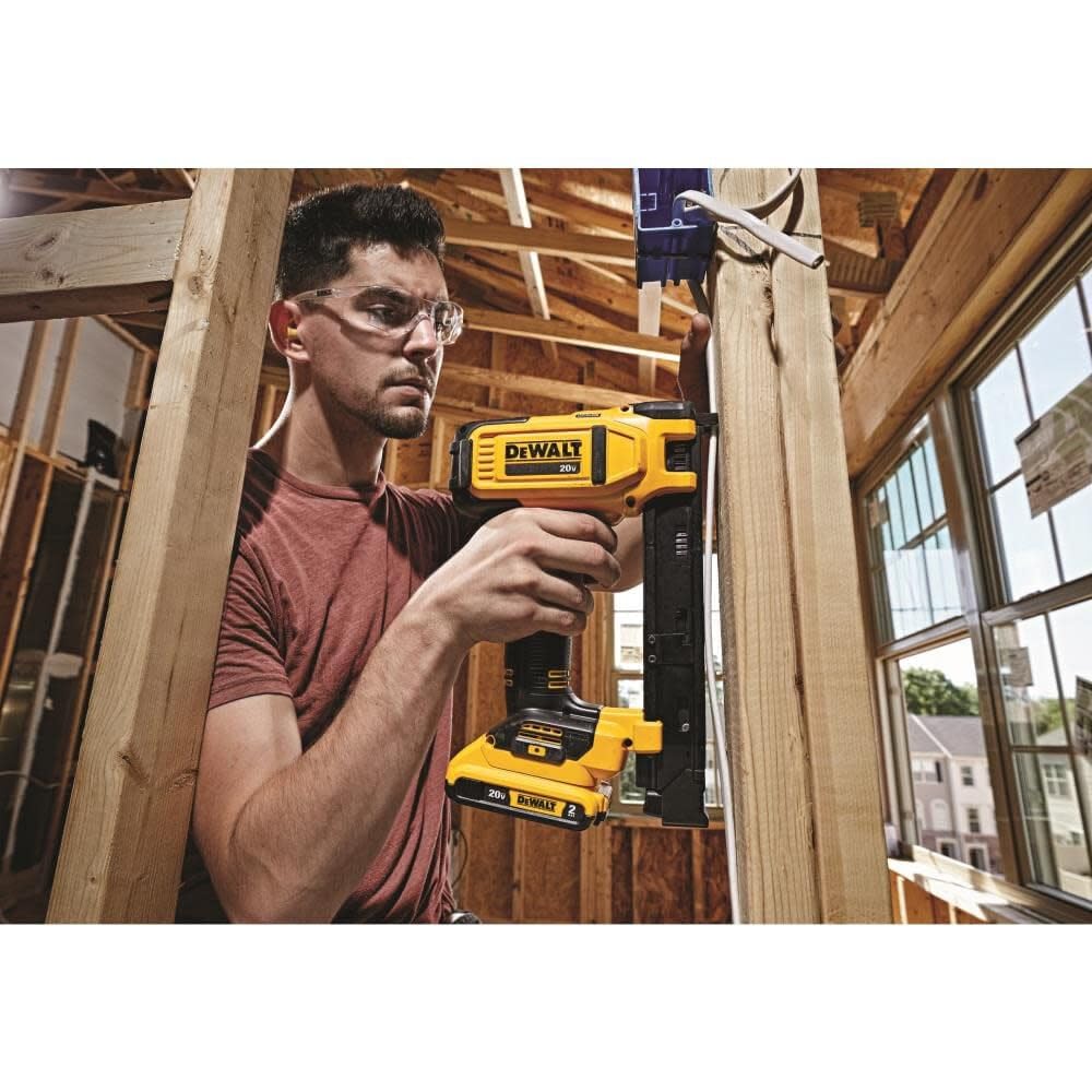 DEWALT 20V MAX Cable Stapler Kit (DCN701D1) – Lightweight, LED Light, Cable Guide
