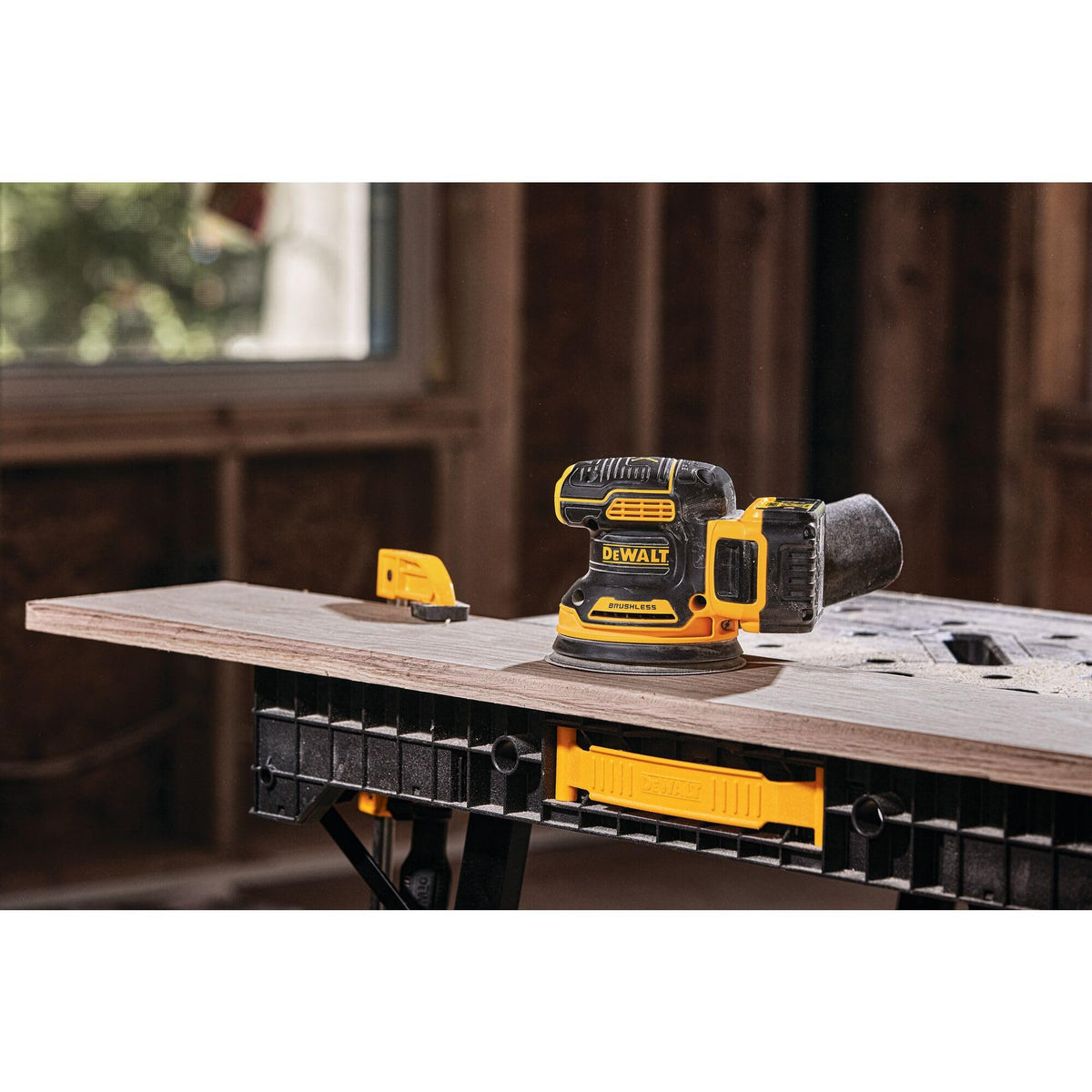 DEWALT 20V MAX XR Orbital Sander (DCW210B) – Tool Only